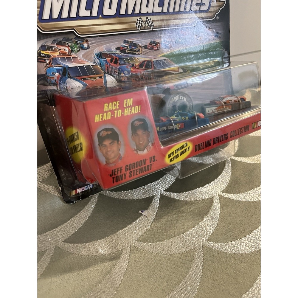 WINNERS CIRCLE MICRO MACHINES NASCAR JEFF GORDON TONY STEWART DUELING DRIVERS - Picture 5 of 16